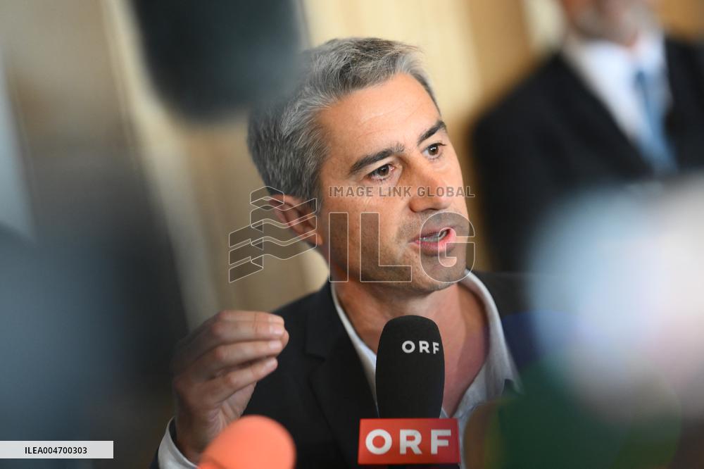 MP Bayrou General Policy Statement - Salle des Quatre Colonnes - Paris