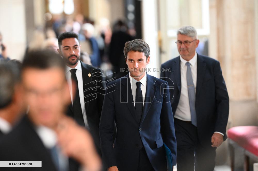 French Government Collapses as MPs Vote to Oust PM - Paris