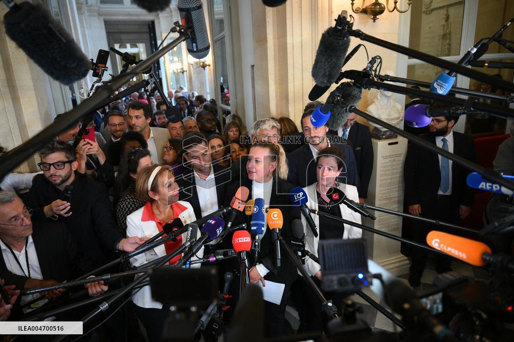 French Government Collapses as MPs Vote to Oust PM - Paris