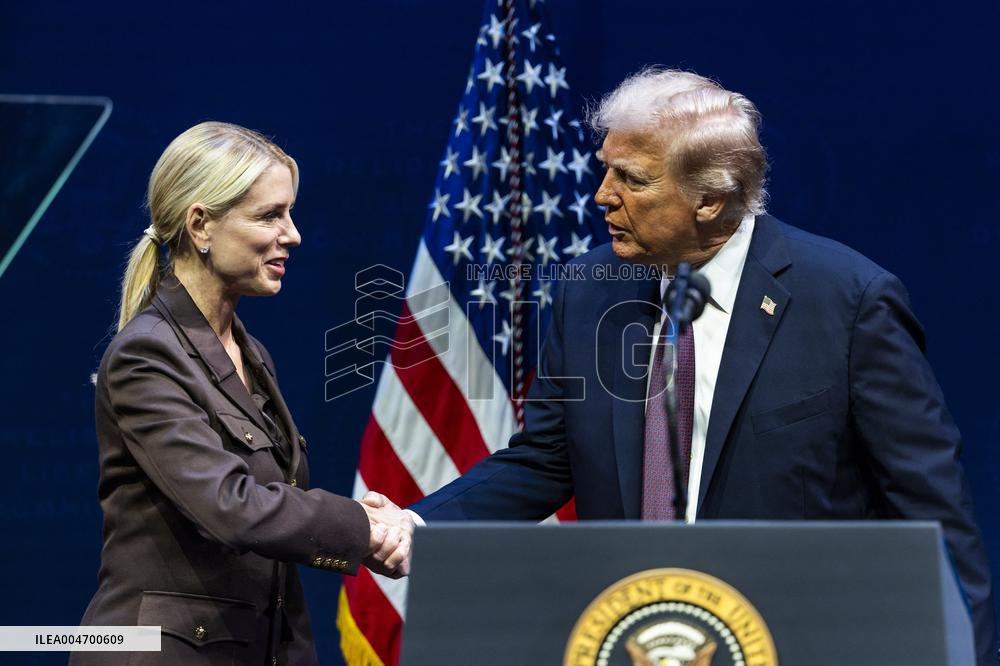 President Trump speaks at the religious liberty commission at DC?s Museum of the Bible