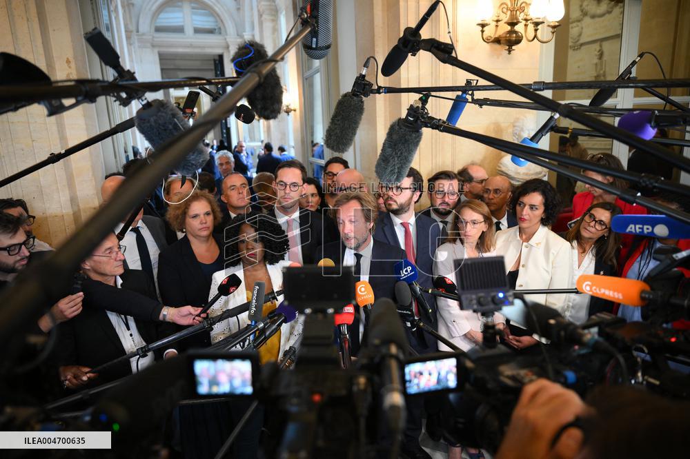 French Government Collapses as MPs Vote to Oust PM - Paris