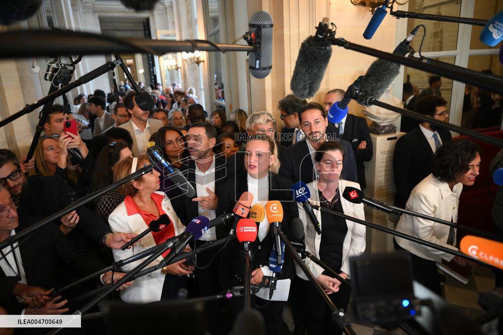 French Government Collapses as MPs Vote to Oust PM - Paris