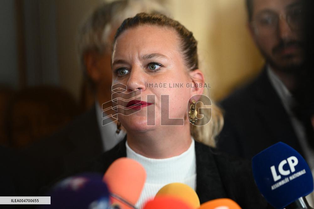 French Government Collapses as MPs Vote to Oust PM - Paris