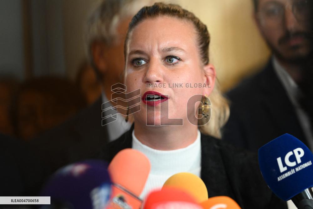 French Government Collapses as MPs Vote to Oust PM - Paris