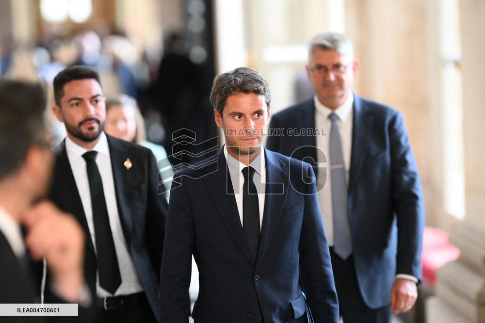 French Government Collapses as MPs Vote to Oust PM - Paris