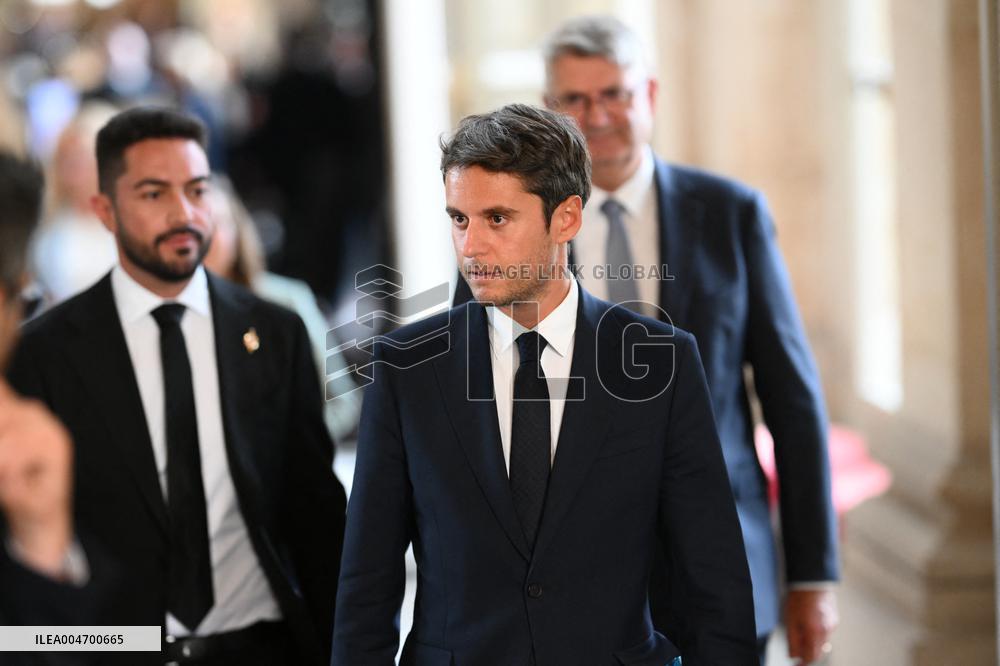 French Government Collapses as MPs Vote to Oust PM - Paris