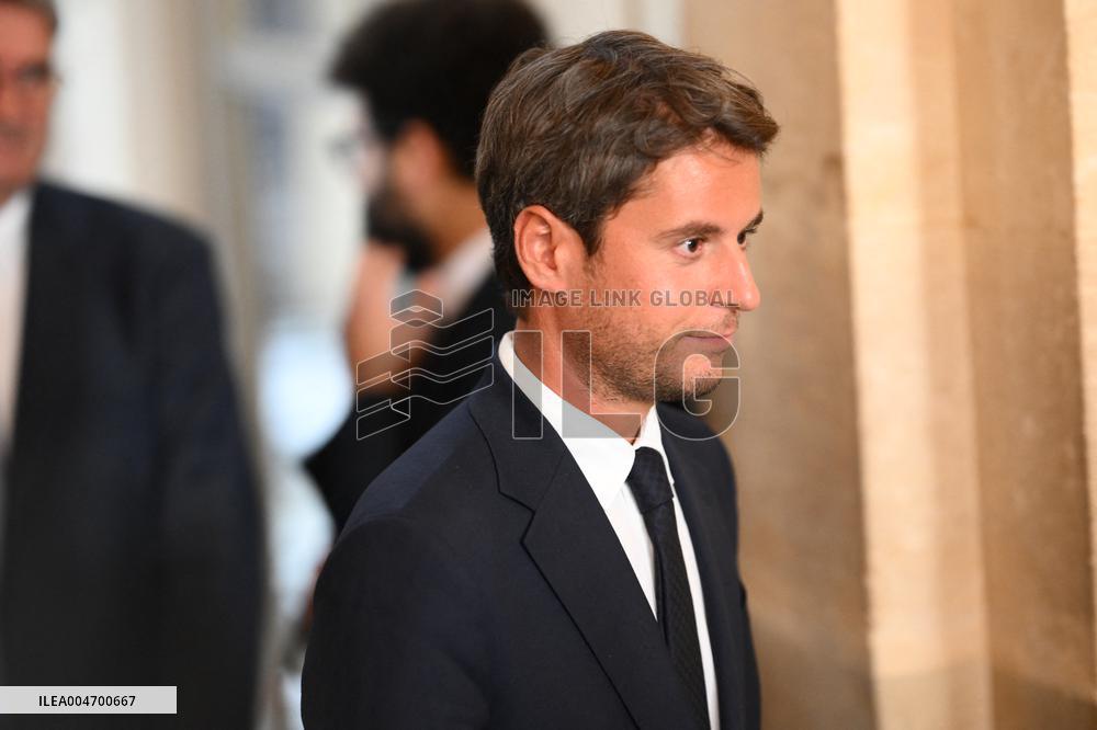 French Government Collapses as MPs Vote to Oust PM - Paris