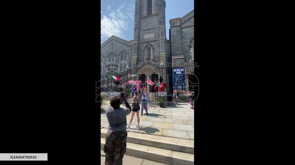 US: Bells Ring at D.C. Church as Thousands March Against Federal Intervention