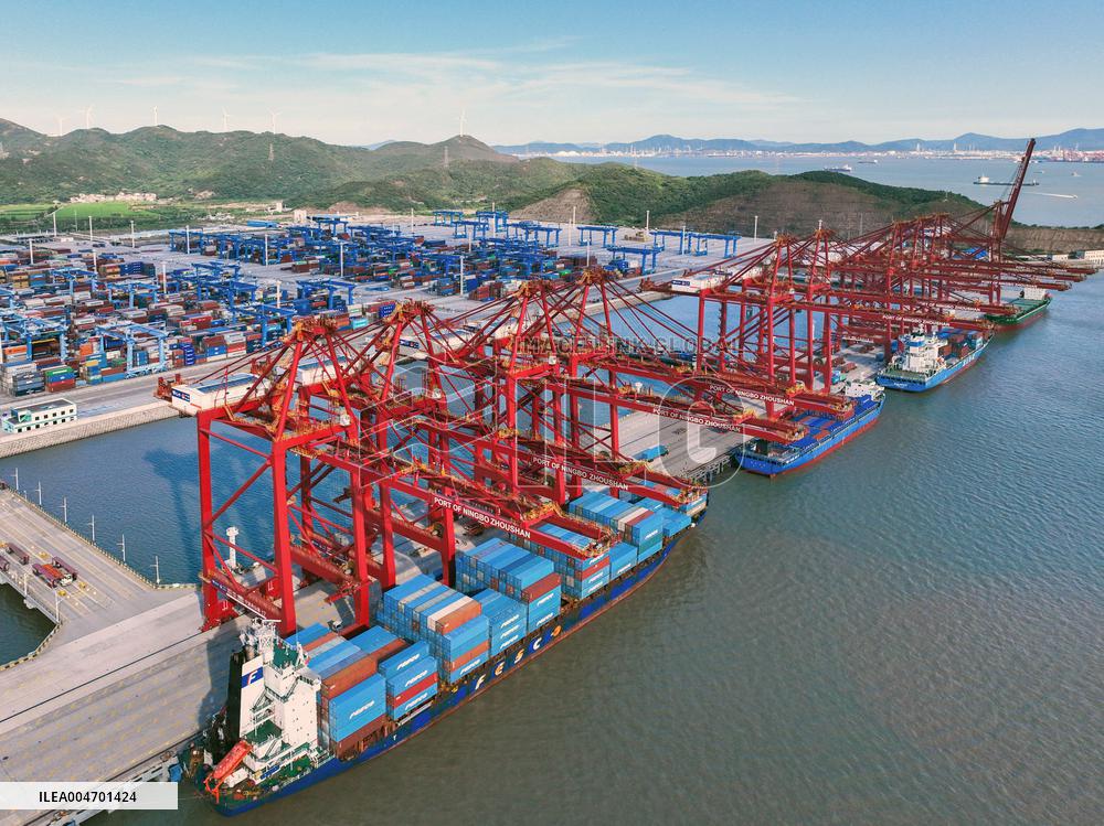 Zhoushan Port Container Transportation