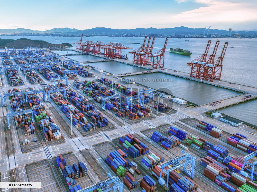 Zhoushan Port Container Transportation