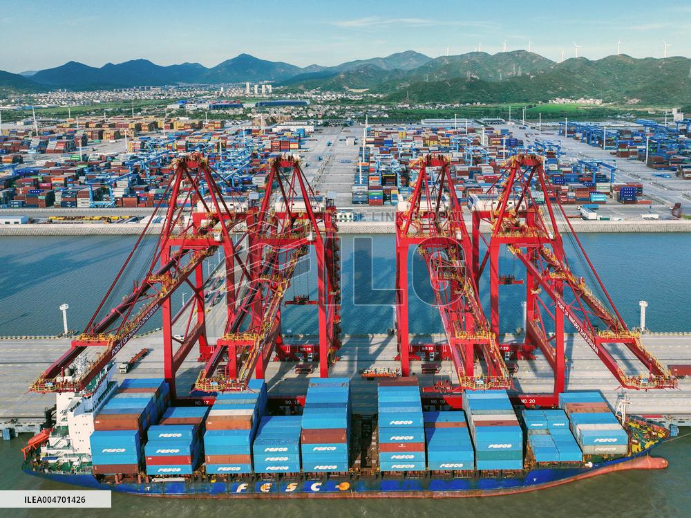 Zhoushan Port Container Transportation