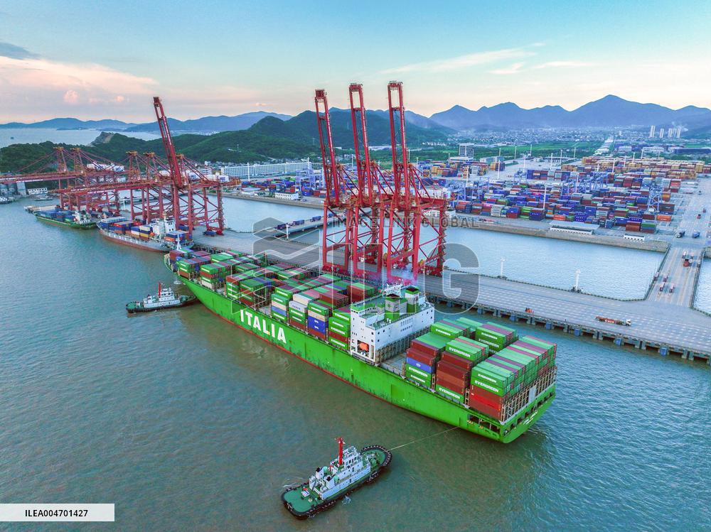 Zhoushan Port Container Transportation