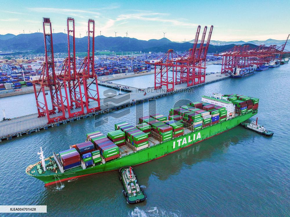 Zhoushan Port Container Transportation