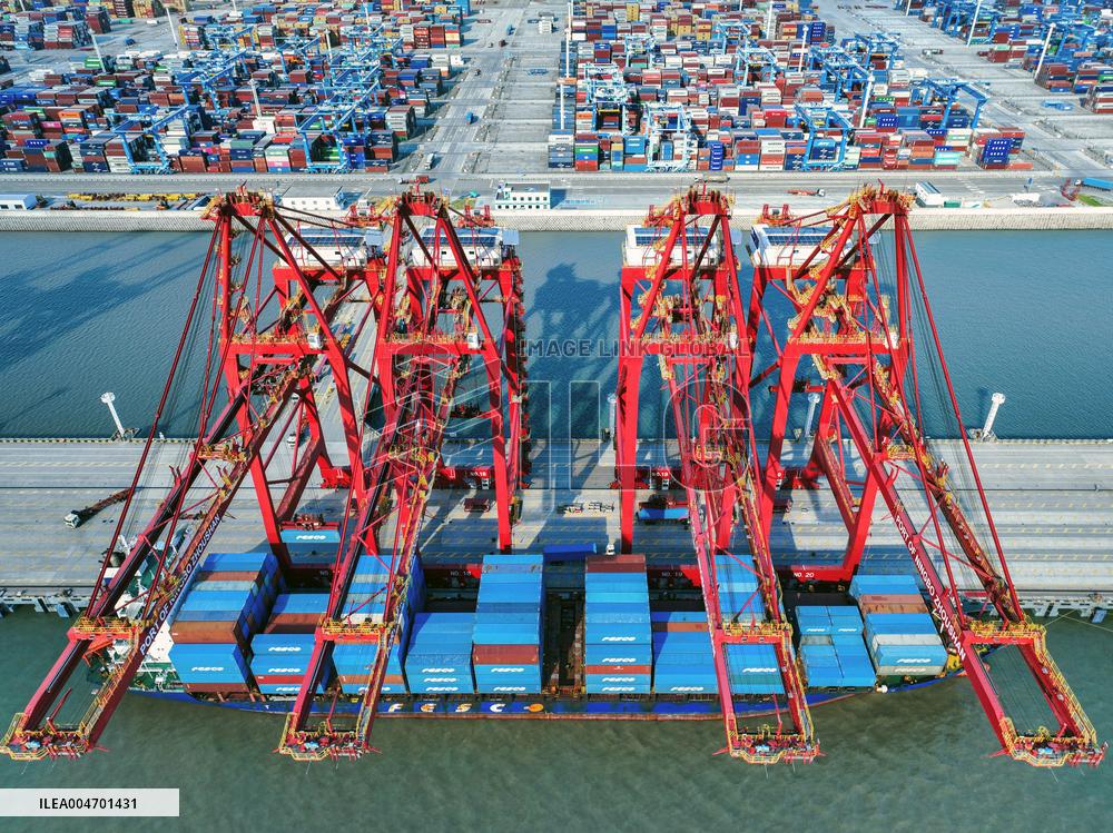 Zhoushan Port Container Transportation