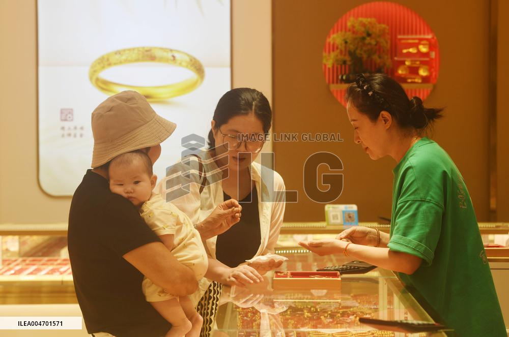 International Gold Prices Hit A Historic High