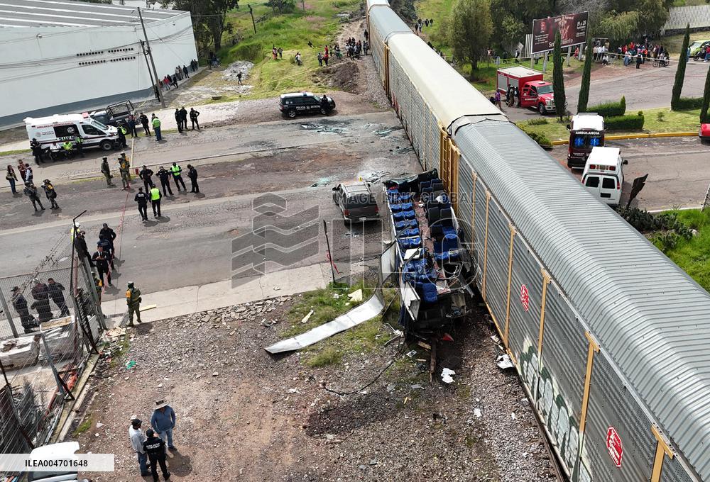Atlacomulco Train And Bus Crash - Mexico