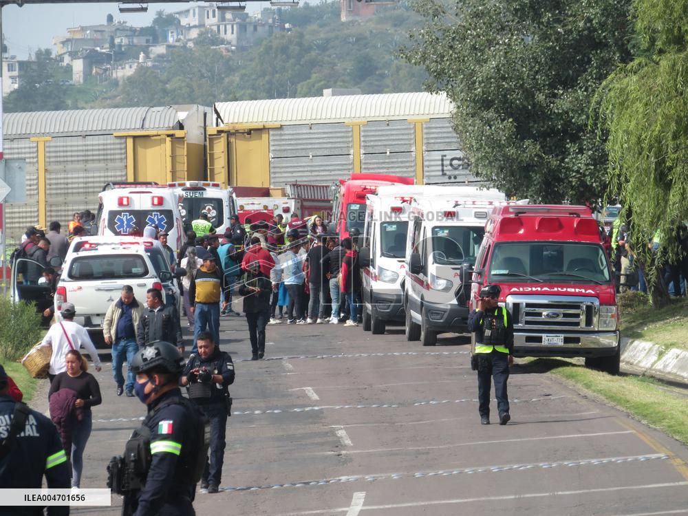 Atlacomulco Train And Bus Crash - Mexico