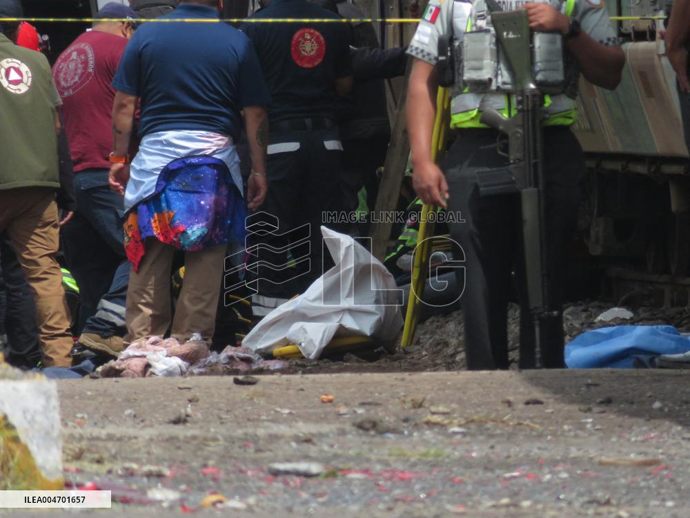 Atlacomulco Train And Bus Crash - Mexico