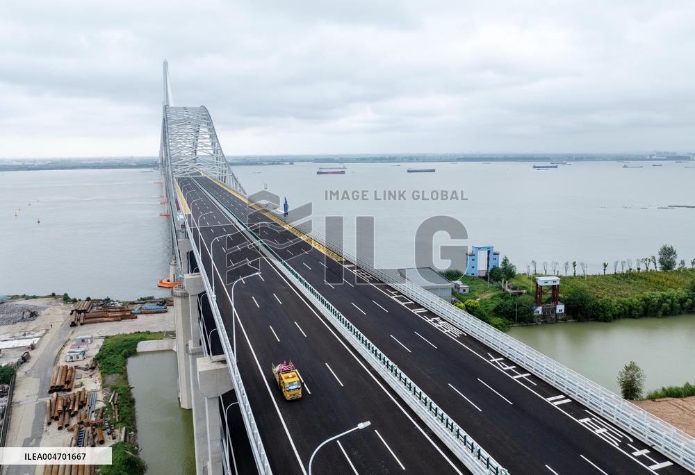 Changtai Yangtze River Bridge Opened To Traffic