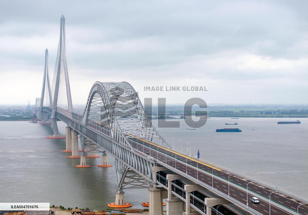 Changtai Yangtze River Bridge Opened To Traffic