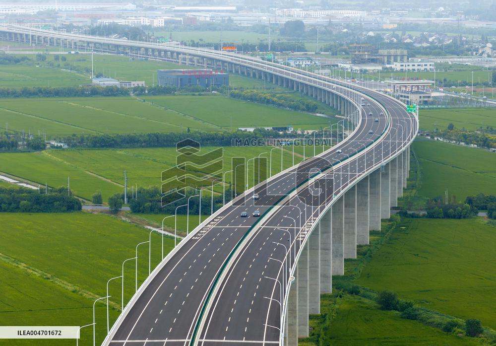 Changtai Yangtze River Bridge Opened To Traffic