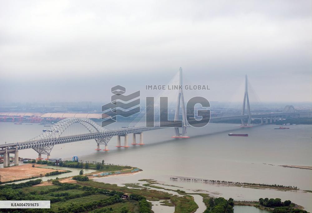 Changtai Yangtze River Bridge Opened To Traffic