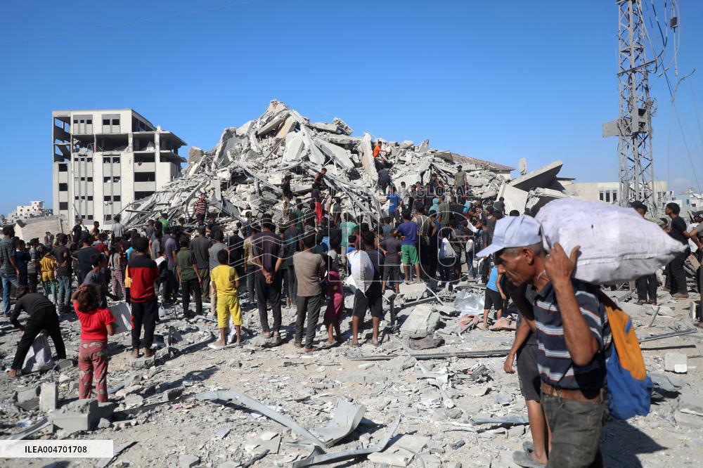 sraeli Forces Intensified Airstrikes On Gaza City - Palestine