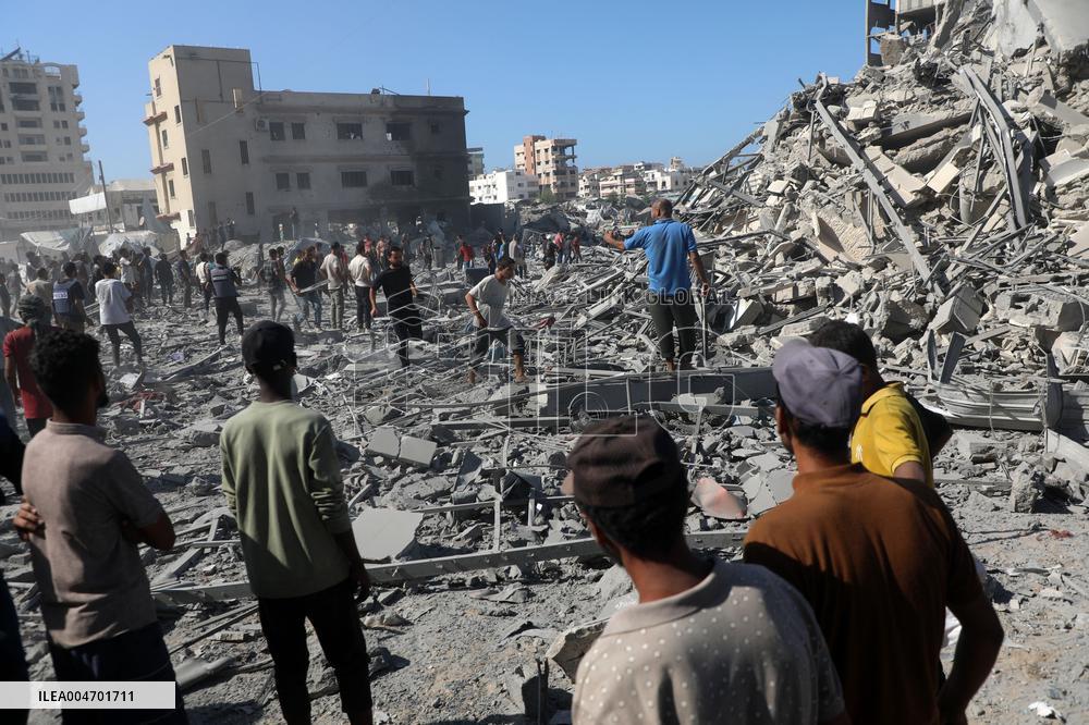 sraeli Forces Intensified Airstrikes On Gaza City - Palestine