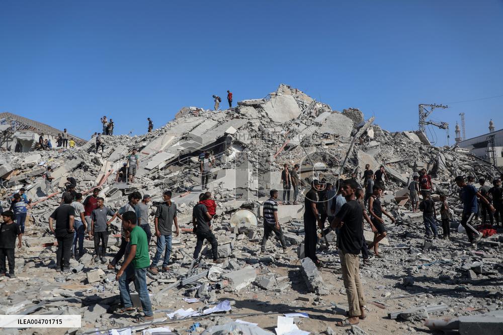 sraeli Forces Intensified Airstrikes On Gaza City - Palestine