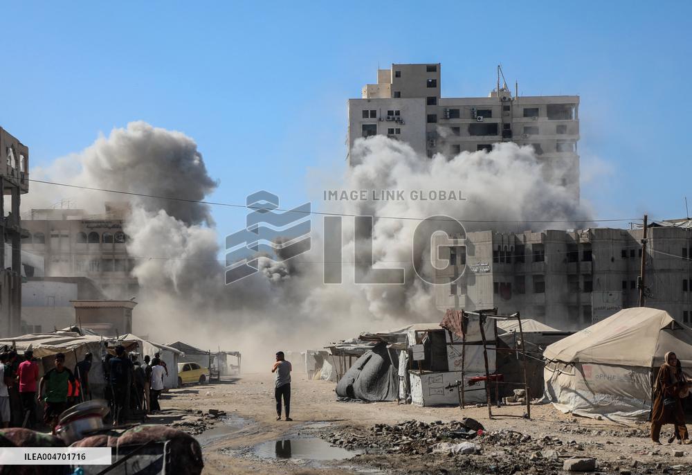 sraeli Forces Intensified Airstrikes On Gaza City - Palestine