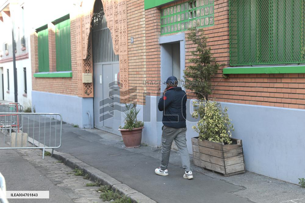 Pig's Head Found At Mosque In Paris - France