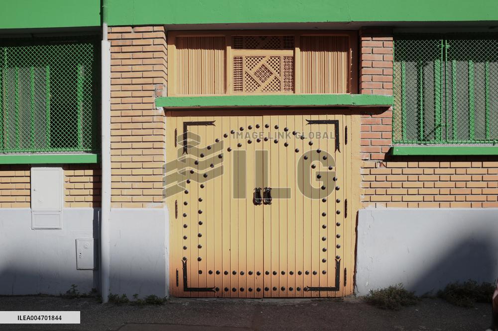 Pig's Head Found At Mosque In Paris - France