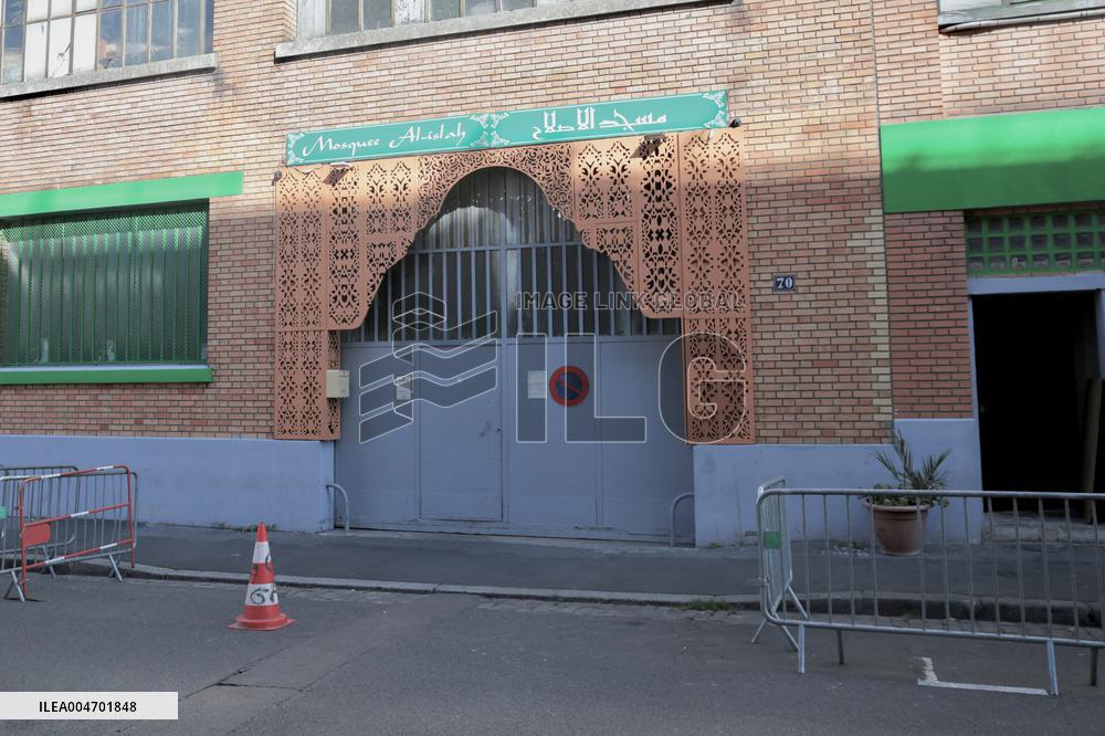 Pig's Head Found At Mosque In Paris - France