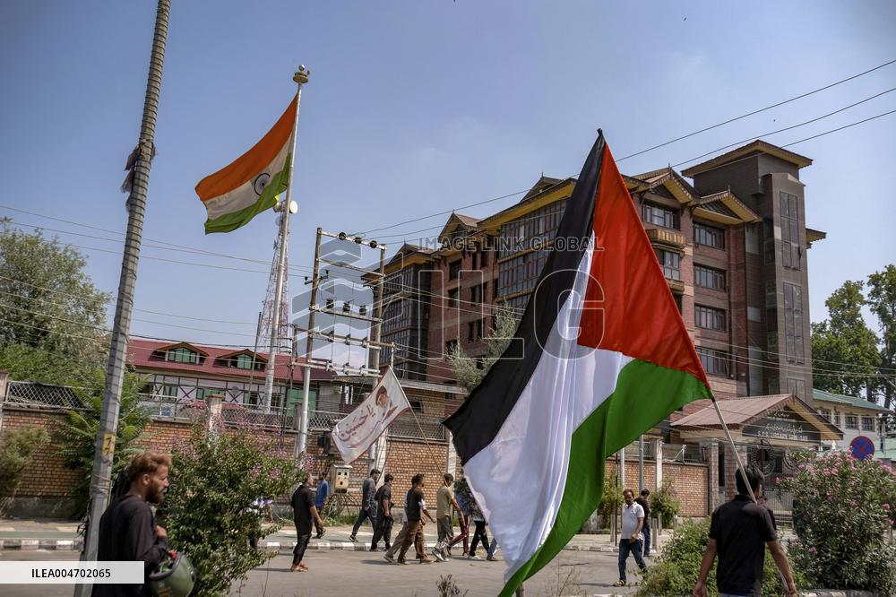 Kashmiri Shiites Mark Muharram Mourning - India