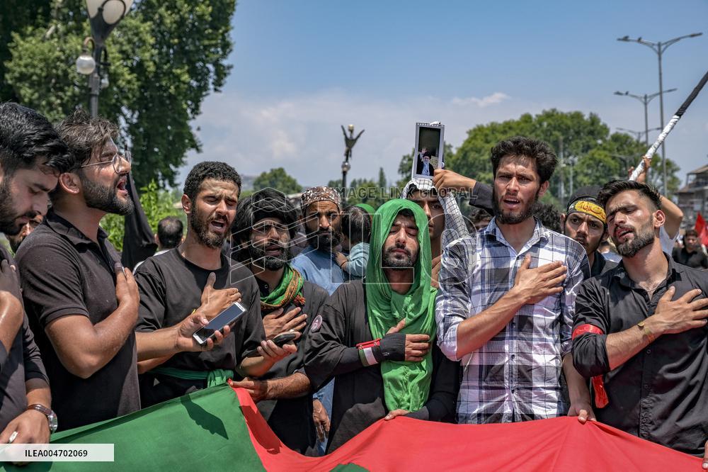 Kashmiri Shiites Mark Muharram Mourning - India