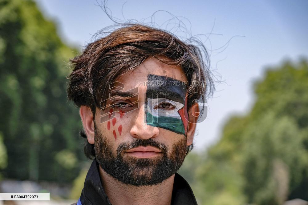 Kashmiri Shiites Mark Muharram Mourning - India