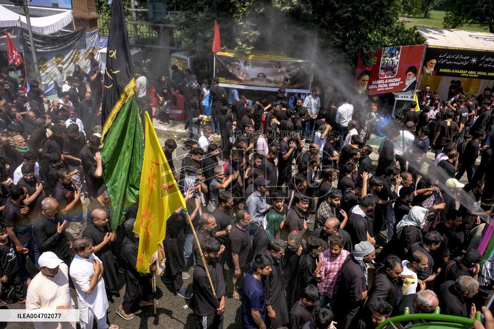 Kashmiri Shiites Mark Muharram Mourning - India