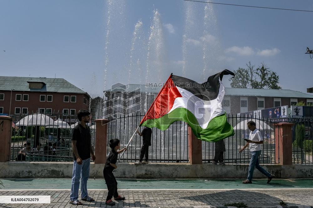 Kashmiri Shiites Mark Muharram Mourning - India