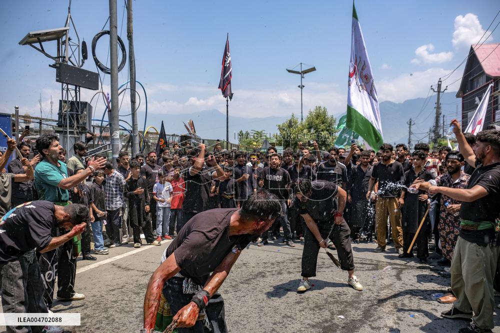 Kashmiri Shiites Mark Muharram Mourning - India