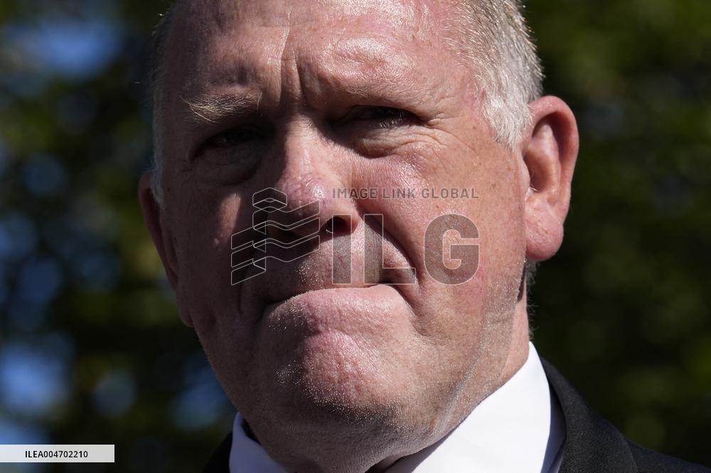 Tom Homan speaks with reporters - Washington