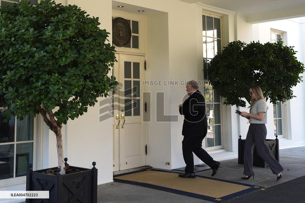 Tom Homan speaks with reporters - Washington
