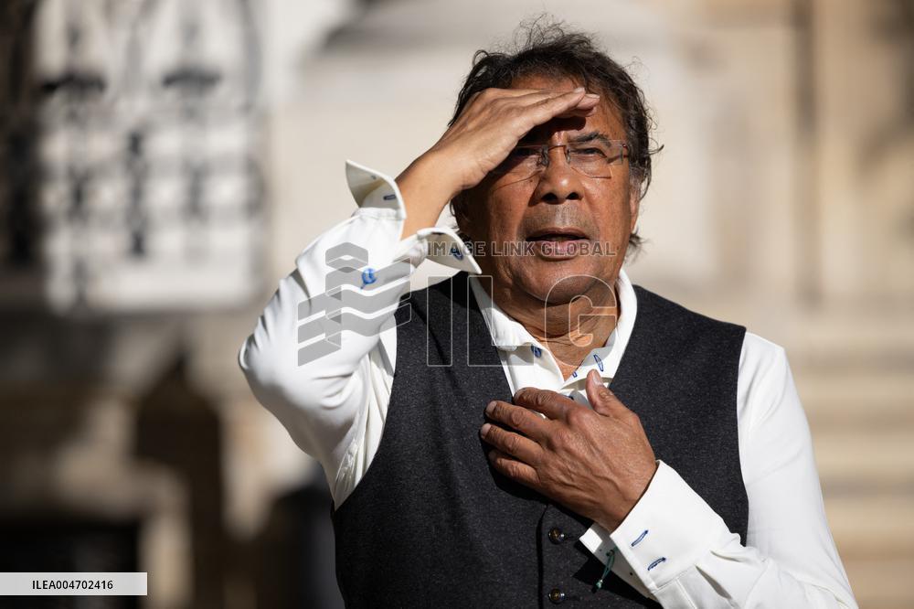 Laurent Voulzy visits the National Assembly - Paris