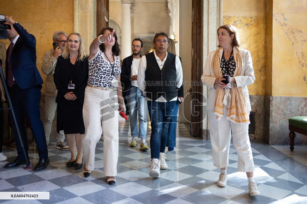 Laurent Voulzy visits the National Assembly - Paris