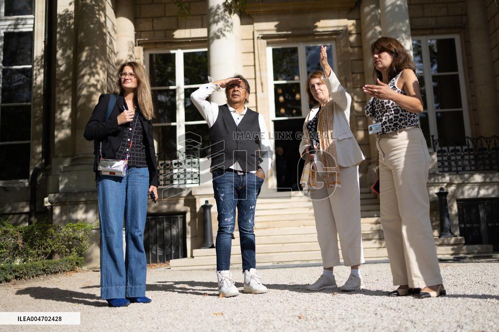 Laurent Voulzy visits the National Assembly - Paris