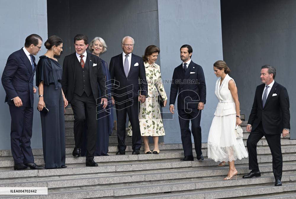 SWEDISH ROYALS AT CONCERT
