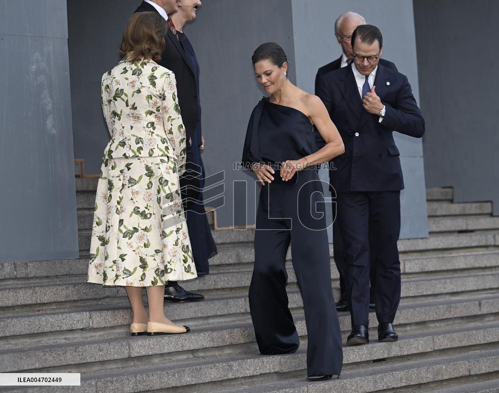 SWEDISH ROYALS AT CONCERT