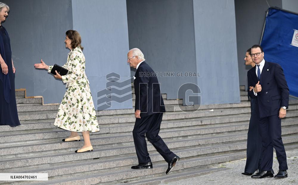 SWEDISH ROYALS AT CONCERT