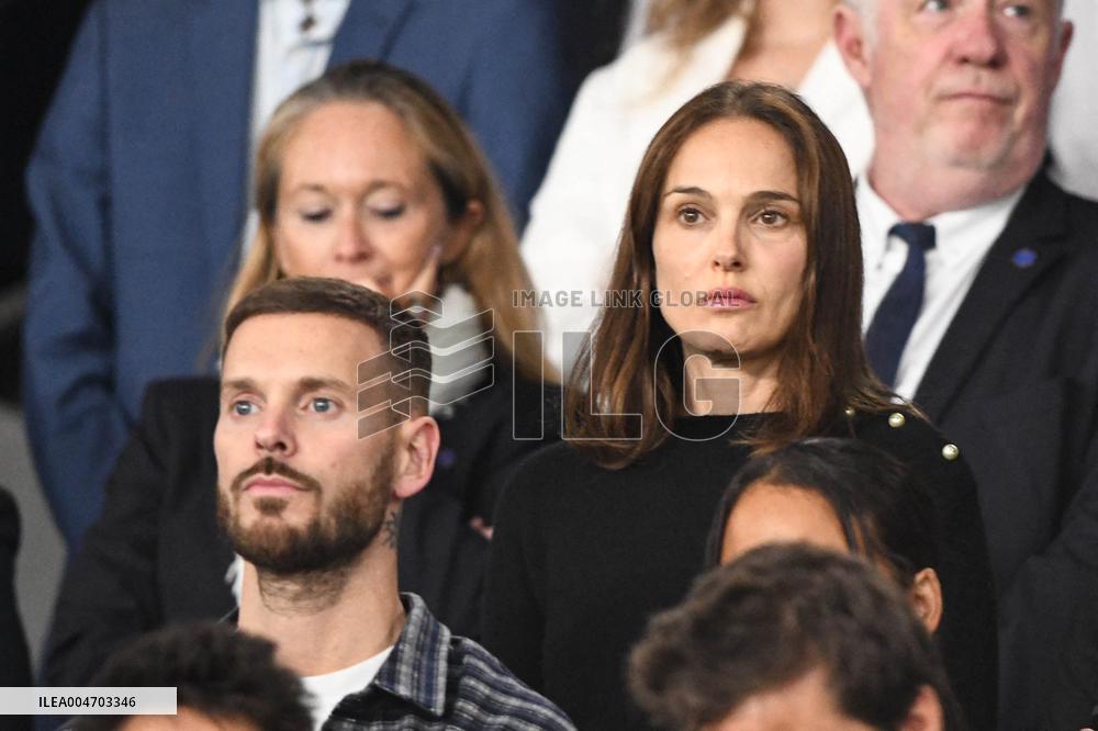 Natalie Portman At France And Iceland - Paris