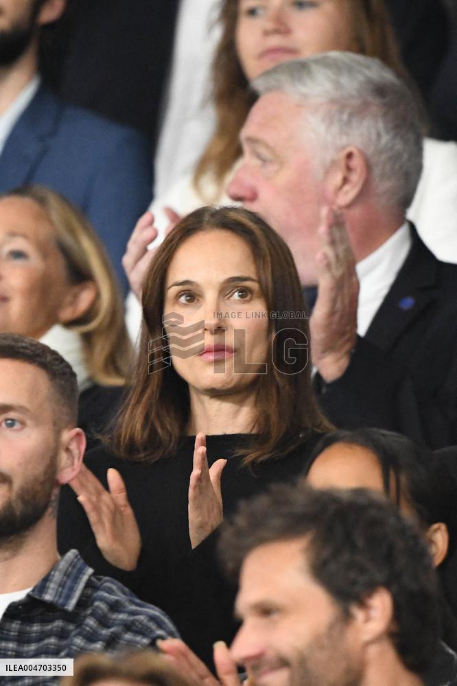 Natalie Portman At France And Iceland - Paris