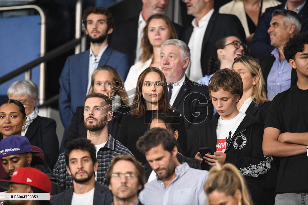 Natalie Portman At France And Iceland - Paris